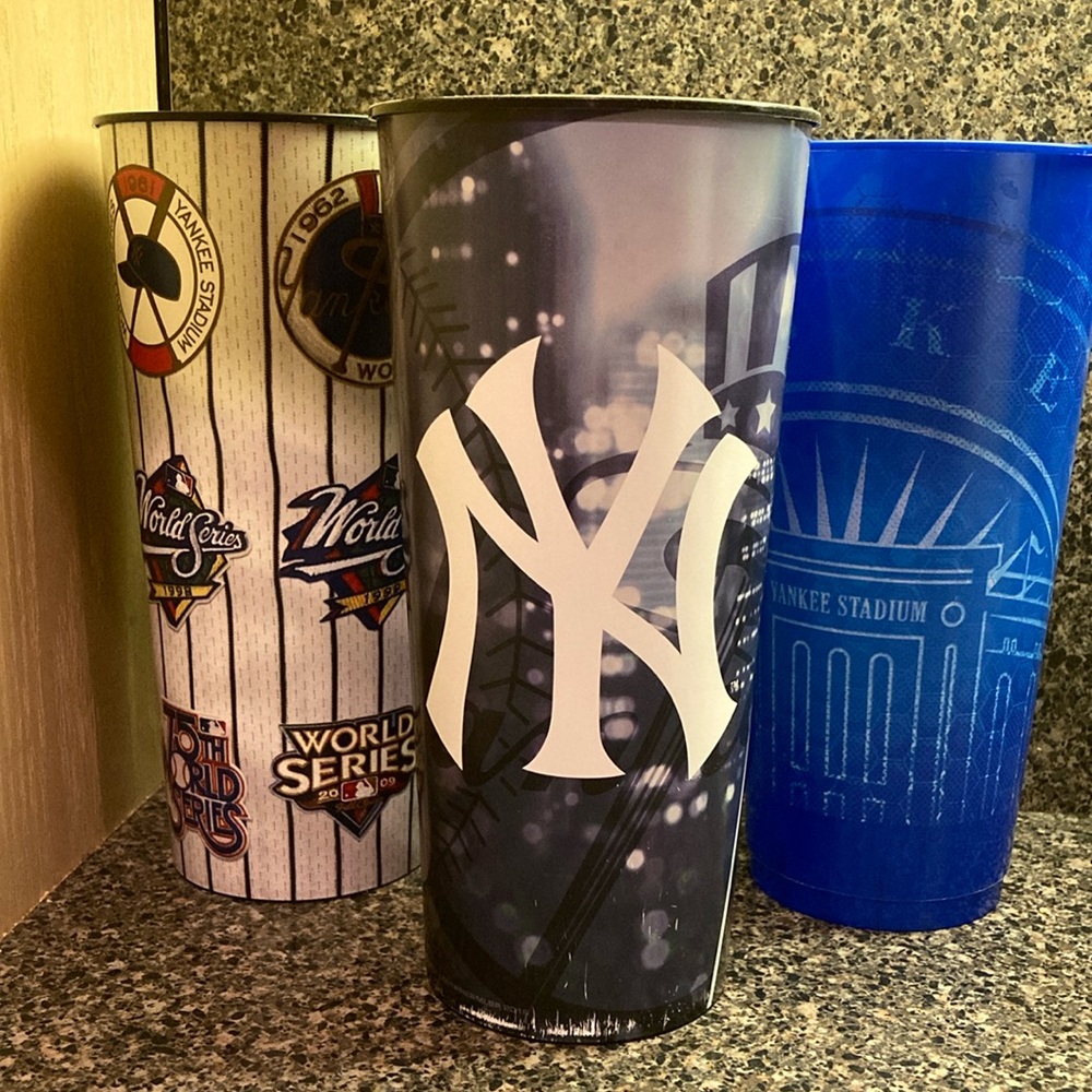 Set of 3 Yankees game plastic souvenir cups
